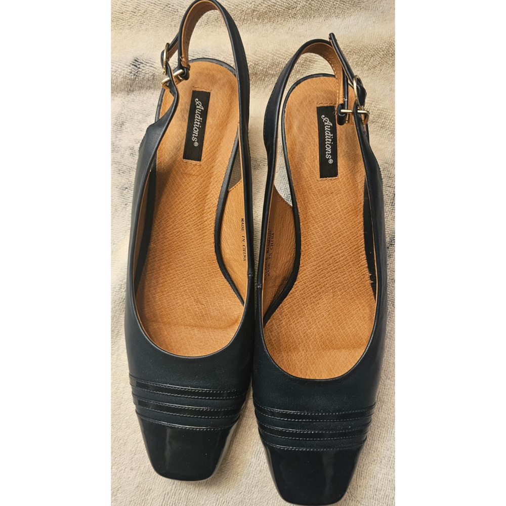 EUC Auditions Sz 10 1/2 M Dark Blue Sling Back Pumps Patent and Soft leather